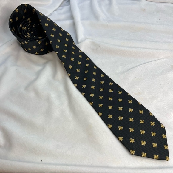 MENDEPOT Handsome Black and Gold Bee Tie - Picture 8 of 8
